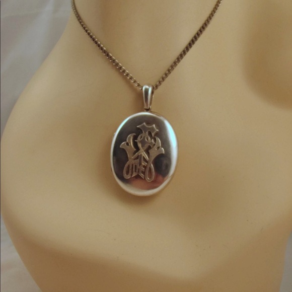 Antique VICTORIAN sterling monogrammed locket - Picture 5 of 6